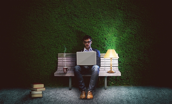 周鸿祎称年轻时没资格挑工作：很多职场年轻人太着急 一言不合就辞职